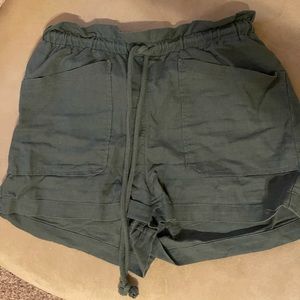 Green Universal thread shorts